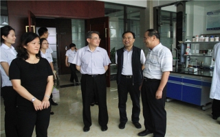 廢棄物資源化國(guó)家工程研究中心、昆明理工大學(xué)孫可偉教授,棄物資源化國(guó)家工程研究中心常務(wù)副主任、昆明理工大學(xué)教授李如燕博士蒞臨指導(dǎo)